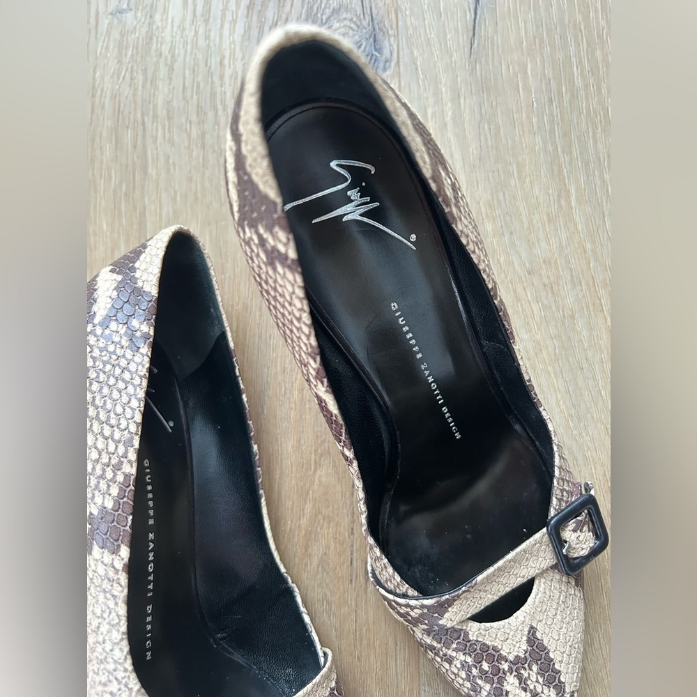 Giuseppe Zanotti Brown Snakeskin Heels with Red Sole - Picture 12 of 16
